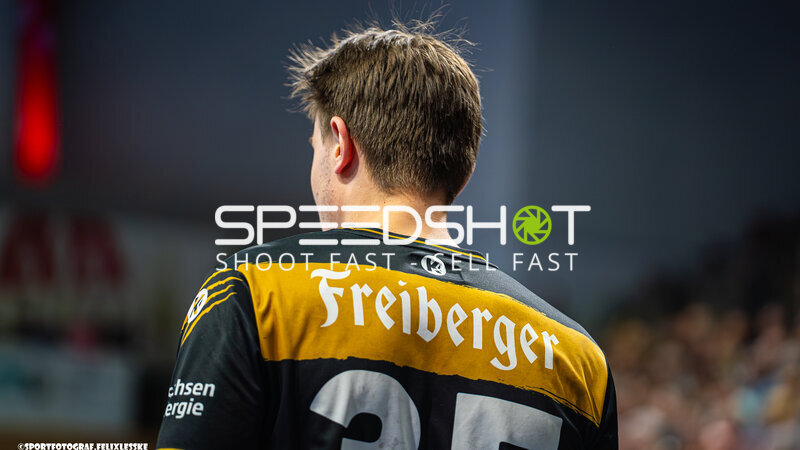Szene mit Sebastian Gress (25; HC Elbflorenz Dresden) von hinten