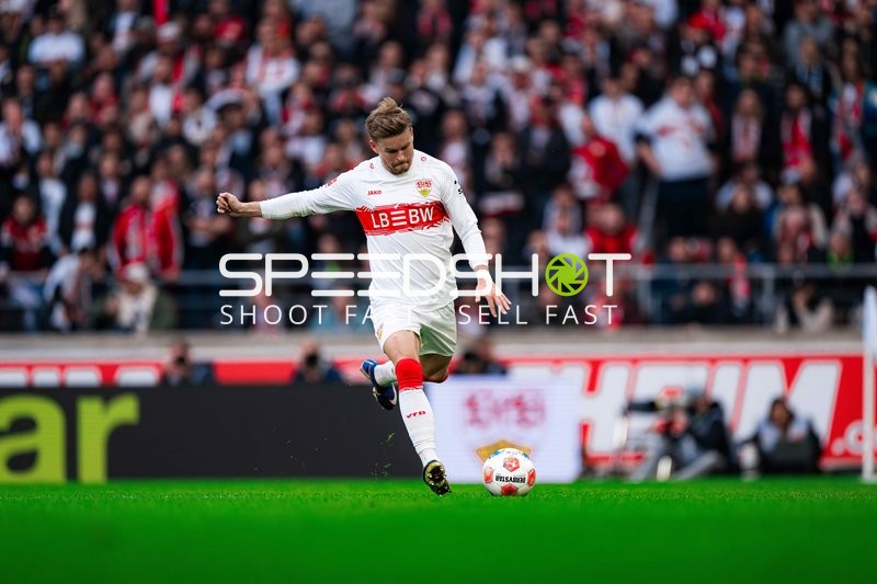Schuss von Maximilian Mittelstädt (7; VfB Stuttgart)