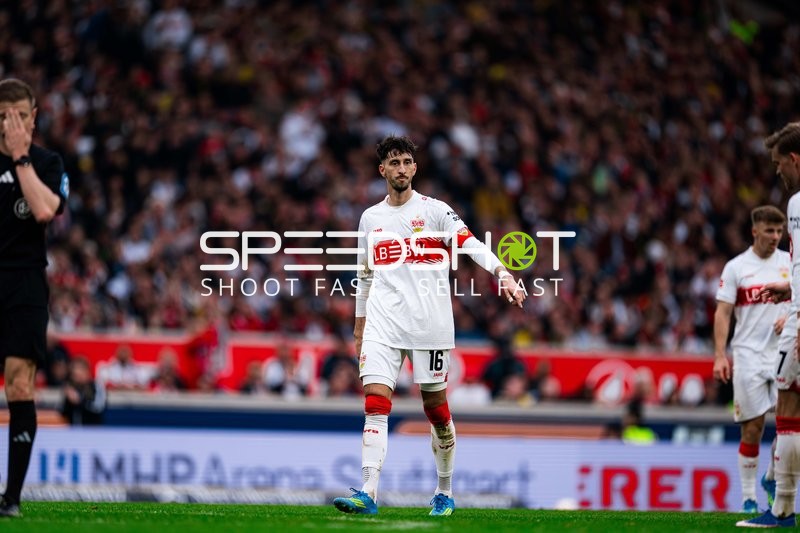 Spielszene mit Atakan Karazor (16; VfB Stuttgart) und Finn Jeltsch (29; VfB Stuttgart)