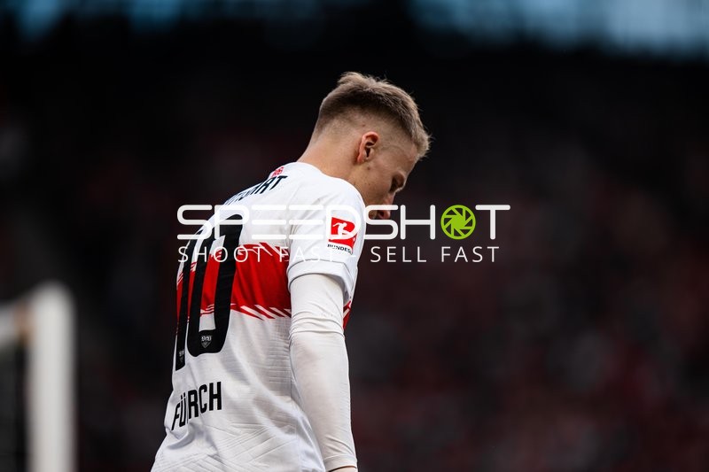 Spieler Chris Führich (10; VfB Stuttgart) in Aktion
