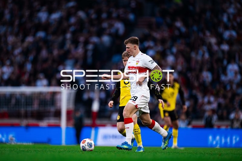 Spielszene mit Ballkontrolle