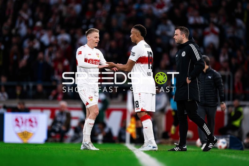 Spieler begrüßen sich