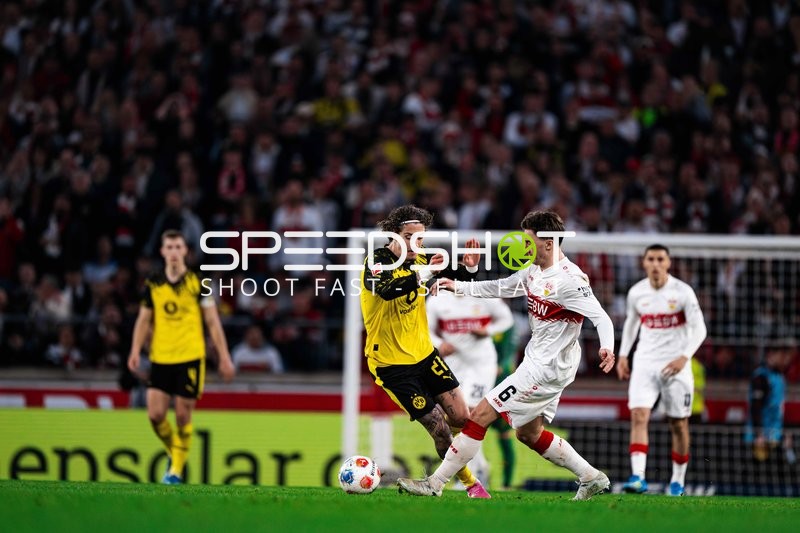 Zweikampf um den Ball