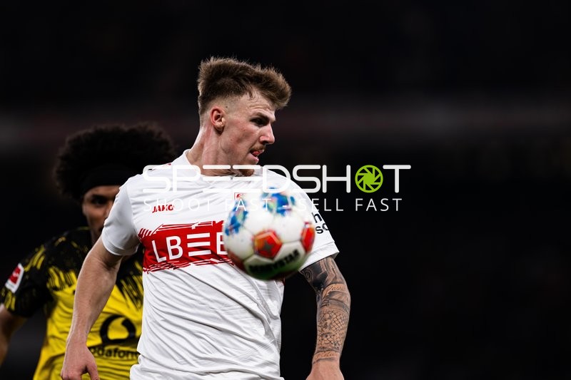 Spieler mit Ball in Aktion