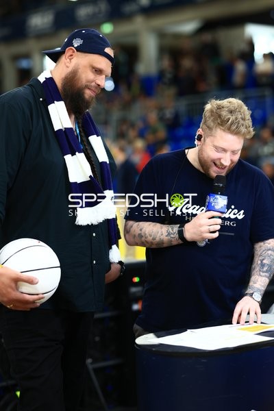 Interview vor dem Spiel im SNP-Dome