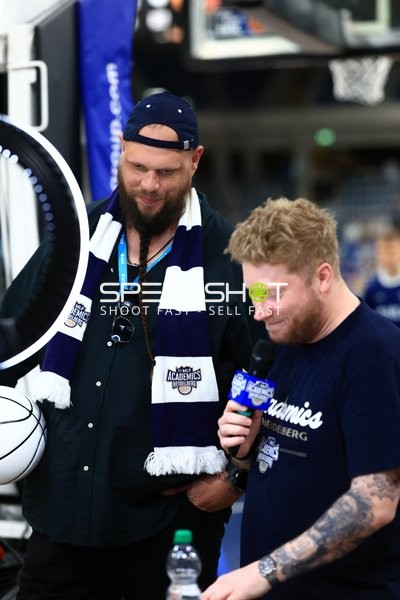 Moderation mit Kevin Gerwin (490; MLP Academics Heidelberg) im SNP-Dome