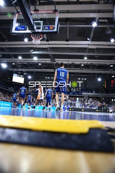 Spielszene mit Samuell Williamson (10; MLP Academics Heidelberg) und Michael Weathers (20; MLP Academics Heidelberg)