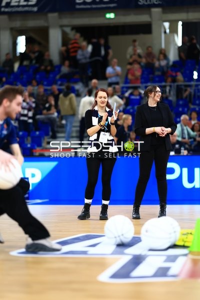 Moderation auf dem Spielfeld