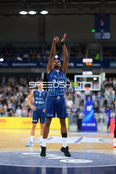 Wurf von Marcel Keßen (15; MLP Academics Heidelberg) im SNP-Dome