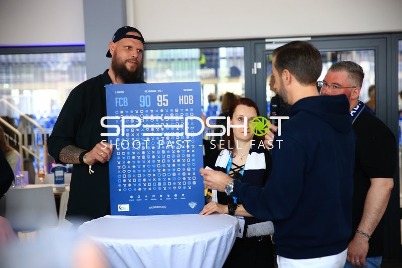 Pressekonferenz mit Spielstand MLP Academics Heidelberg gegen Rostock Seawolves