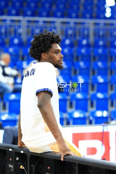 Kassim Nicholson (8; Rostock Seawolves) am Spielfeldrand