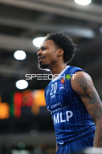 Michael Weathers (20; MLP Academics Heidelberg) in Aktion