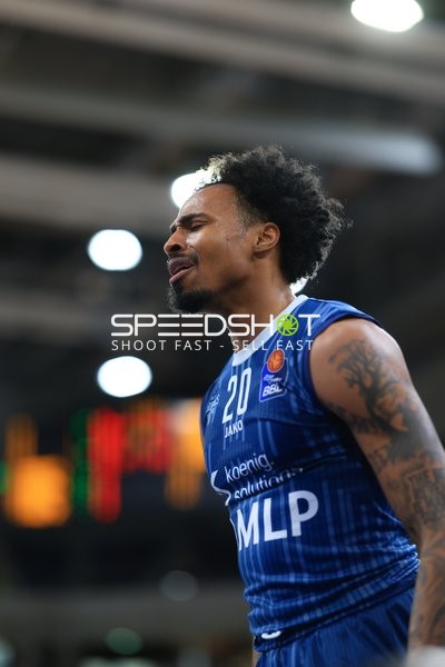 Michael Weathers (20; MLP Academics Heidelberg) in Aktion