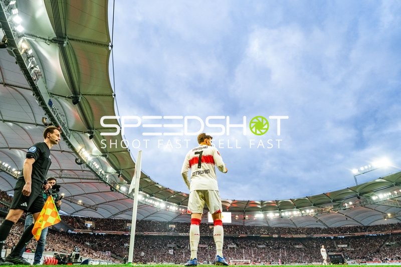 Eckball von Maximilian Mittelstädt (7; VfB Stuttgart)