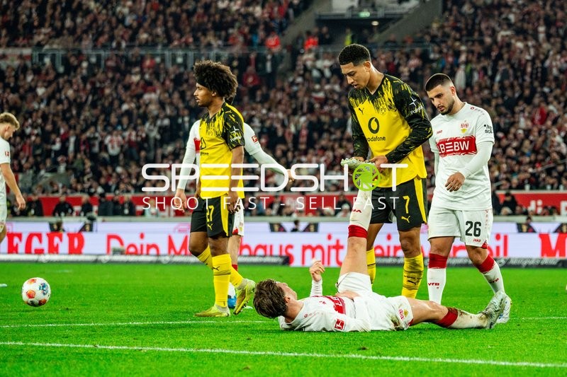 Karim Adeyemi #27, Angelo Stiller #6 (Boden), Jobe Bellingham #7, Deniz Undav #26,