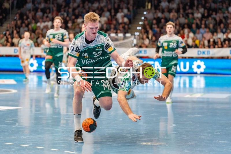 Lukas Mertens #22 (Magdeburg), Ymir Gislason #33 (Göppingen)