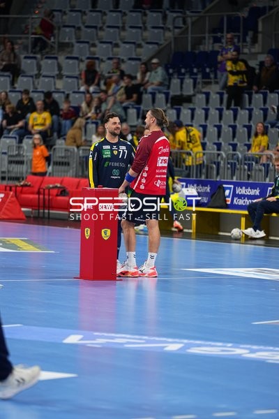 Szene mit Robert Timmermeister (7; Rhein Neckar Löwen) und 77; SG Flensburg Handewitt