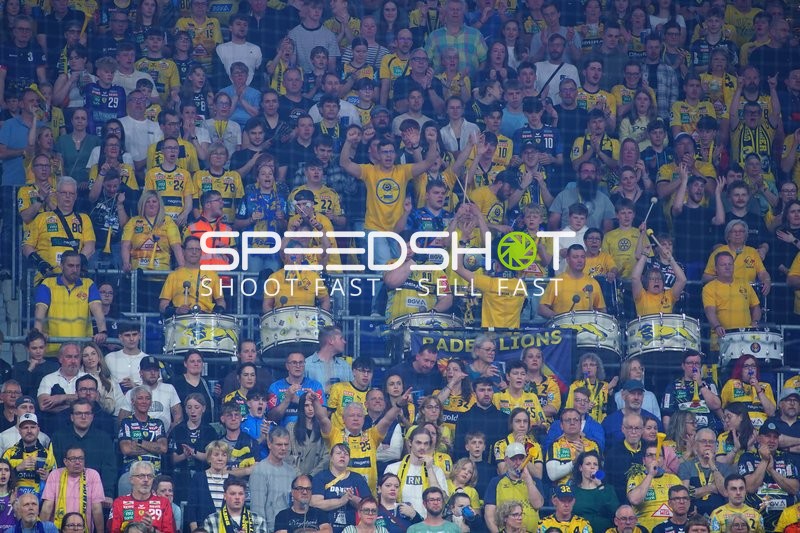 Fan-Szene in der SAP Arena