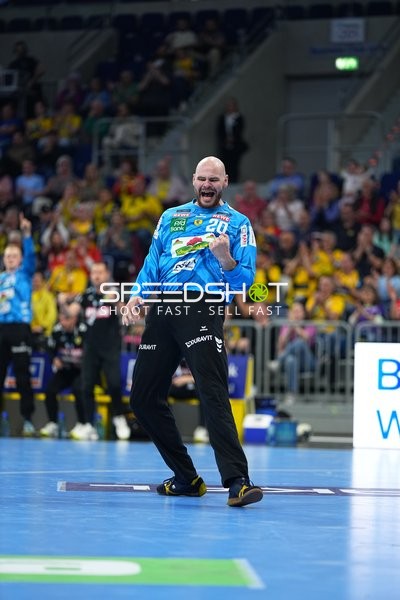 Szene mit Mike Jensen (1; )