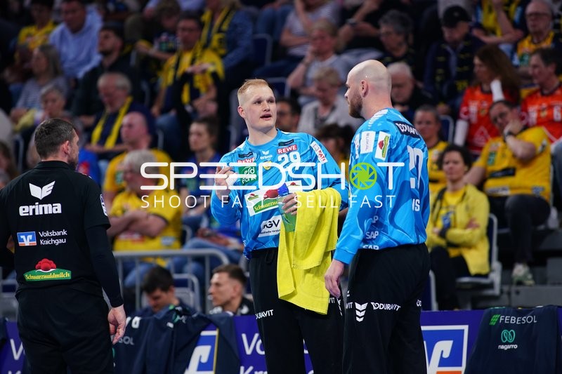 Szene mit David Späth (29; Rhein Neckar Löwen) und David More (15; Rhein Neckar Löwen)