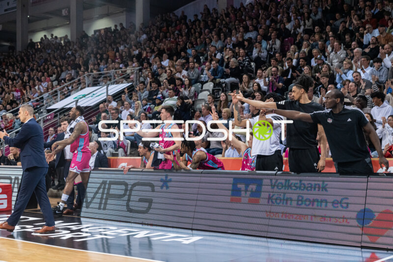 Szene mit Grayson Murphy (7; Telekom Baskets Bonn) und Teamkollegen