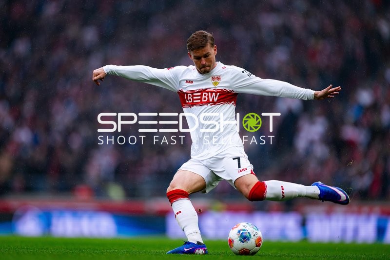 Schuss von Maximilian Mittelstädt (7; VfB Stuttgart)