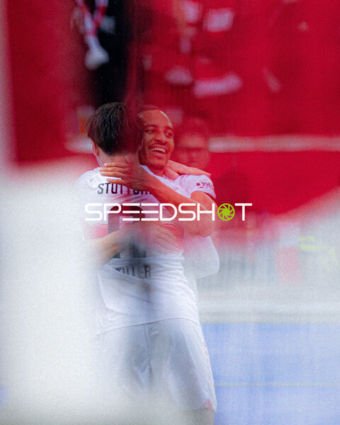 Jubel bei Jamie Leweling (18; VfB Stuttgart) und Ermedin Demirovic (9; VfB Stuttgart)