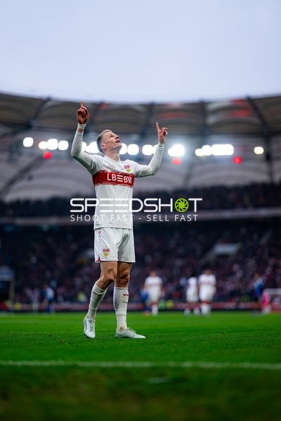 Emotionale Aktion von Chris Führich (10; VfB Stuttgart)
