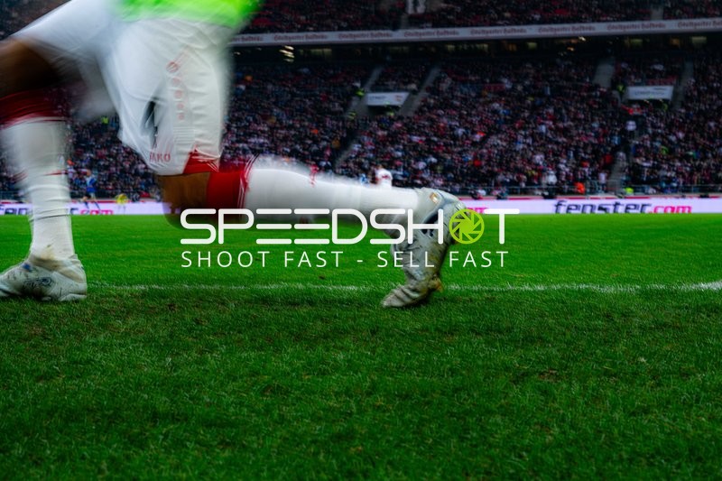 Aktion von Josha Vagnoman (4; VfB Stuttgart)