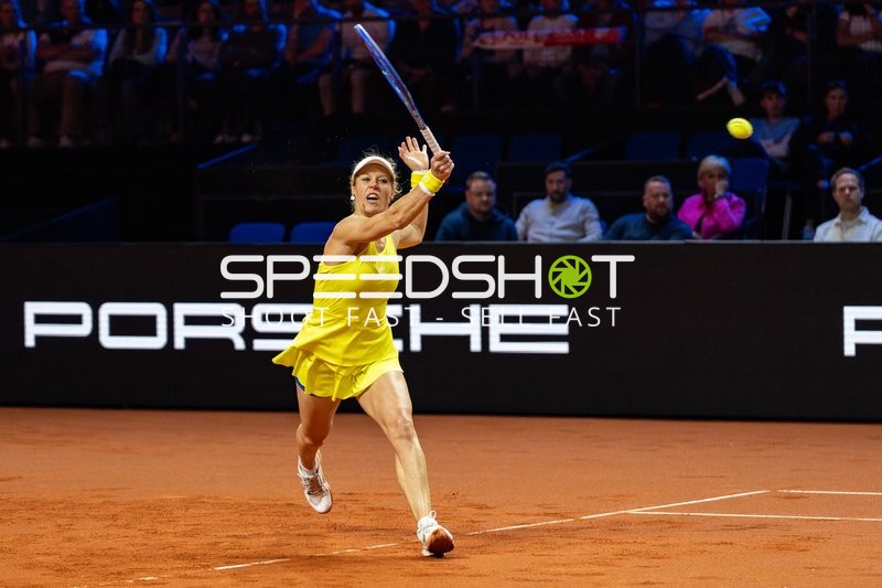 Tennis, Porsche Tennis grand Prix 2026, Porsche-Arena Stuttgart, Laura Siegemund vs. Iga Swiatek, Laura Siegemund GER