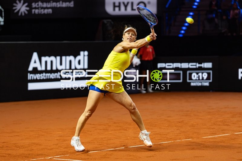 Tennis, Porsche Tennis grand Prix 2026, Porsche-Arena Stuttgart, Laura Siegemund vs. Iga Swiatek, Laura Siegemund GER