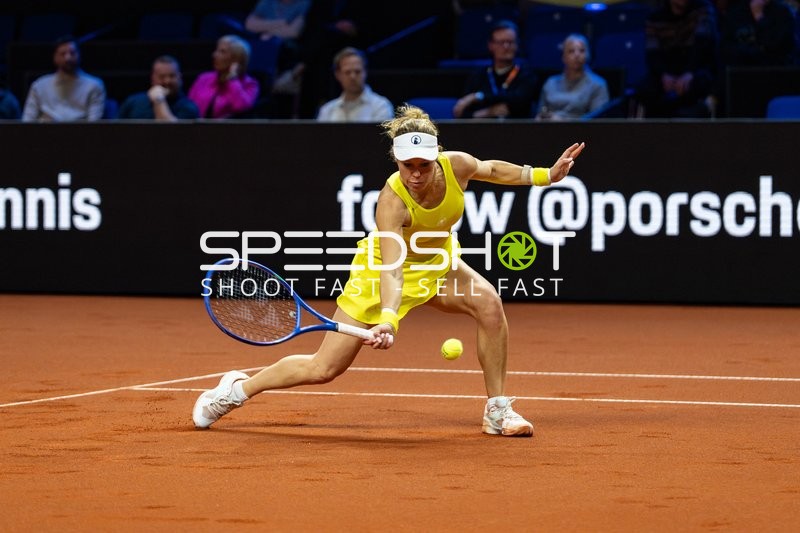 Tennis, Porsche Tennis grand Prix 2026, Porsche-Arena Stuttgart, Laura Siegemund vs. Iga Swiatek, Laura Siegemund GER
