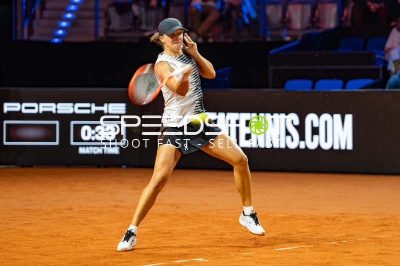 Tennis, Porsche Tennis grand Prix 2026, Porsche-Arena Stuttgart, Laura Siegemund vs. Iga Swiatek, Iga Swiatek POL