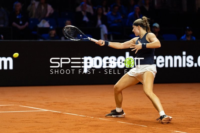 Tennis, Porsche Tennis grand Prix 2026, Porsche-Arena Stuttgart, Elina Svitolina UKR vs. Karolina Muchova CZE, Karolina Muchova CZE