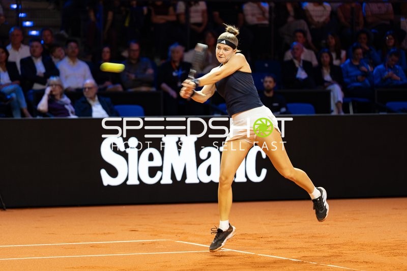 Tennis, Porsche Tennis grand Prix 2026, Porsche-Arena Stuttgart, Elina Svitolina UKR vs. Karolina Muchova CZE, Karolina Muchova CZE