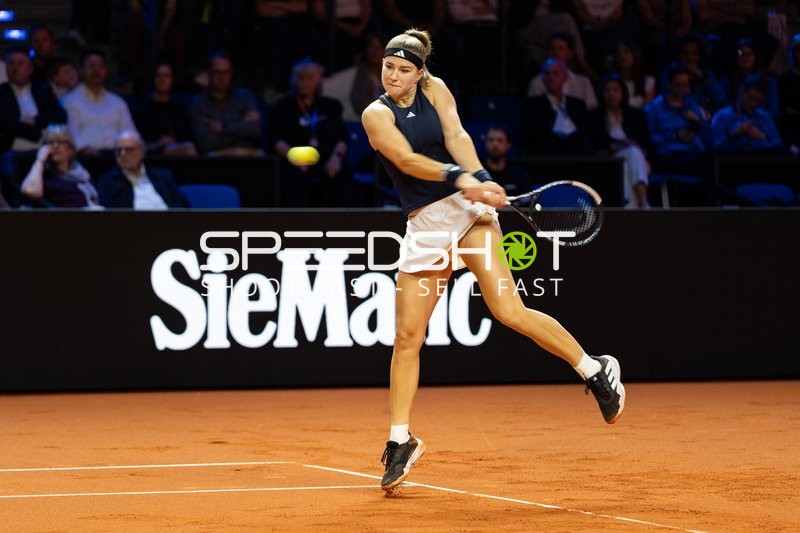 Tennis, Porsche Tennis grand Prix 2026, Porsche-Arena Stuttgart, Elina Svitolina UKR vs. Karolina Muchova CZE, Karolina Muchova CZE