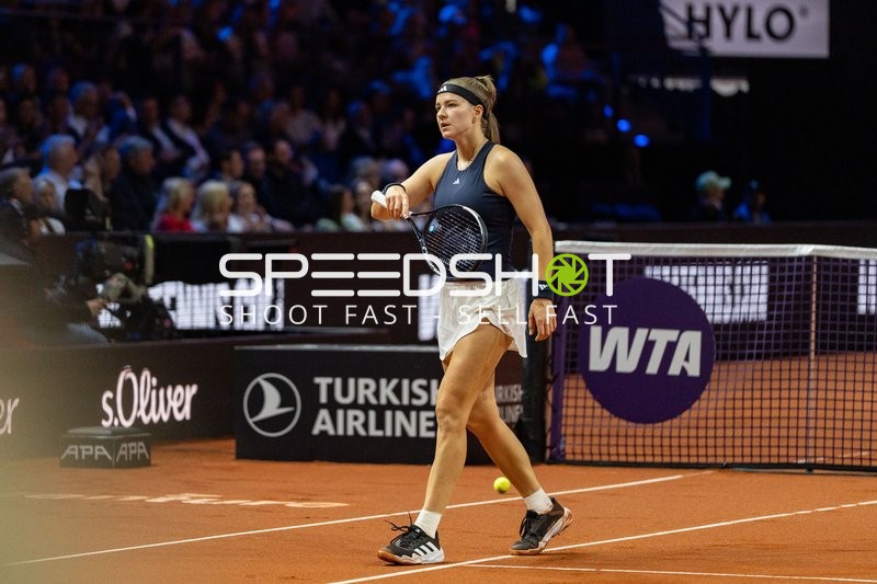 Tennis, Porsche Tennis grand Prix 2026, Porsche-Arena Stuttgart, Elina Svitolina UKR vs. Karolina Muchova CZE, Karolina Muchova CZE