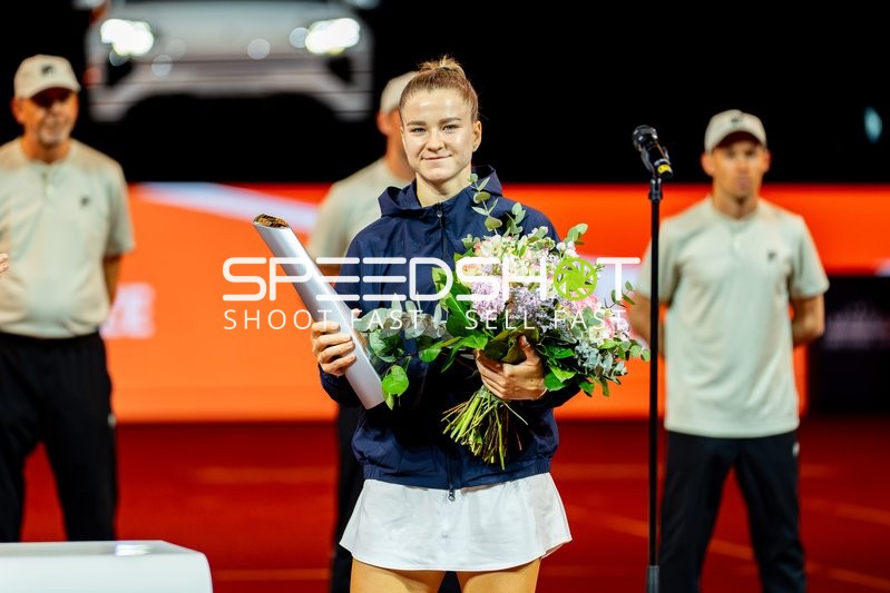 Tennis, Porsche Tennis grand Prix 2026, Porsche-Arena Stuttgart, Finale, Karolina Muchova CZE vs. Elena Rybakina KAZ, Karolina Muchova, 2. Platz beim Porsche Tennis Grand Prix