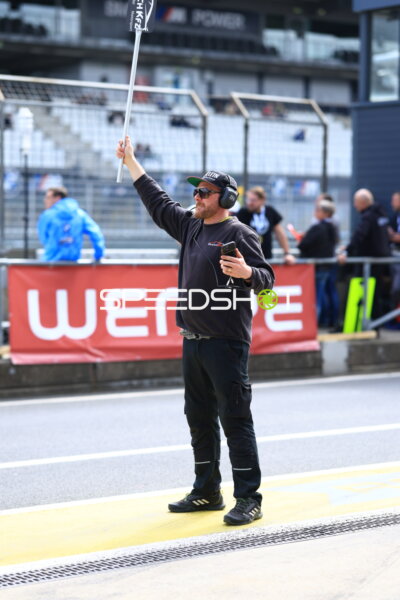 Kommunikation in der Boxengasse