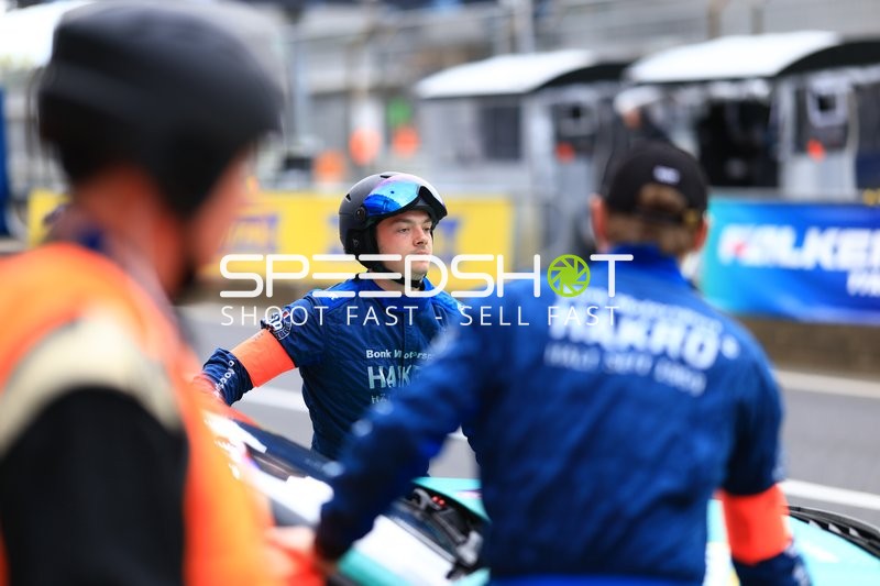 Boxenstopp beim ADAC RAVENOL 24h Nürburgring Qualifiers