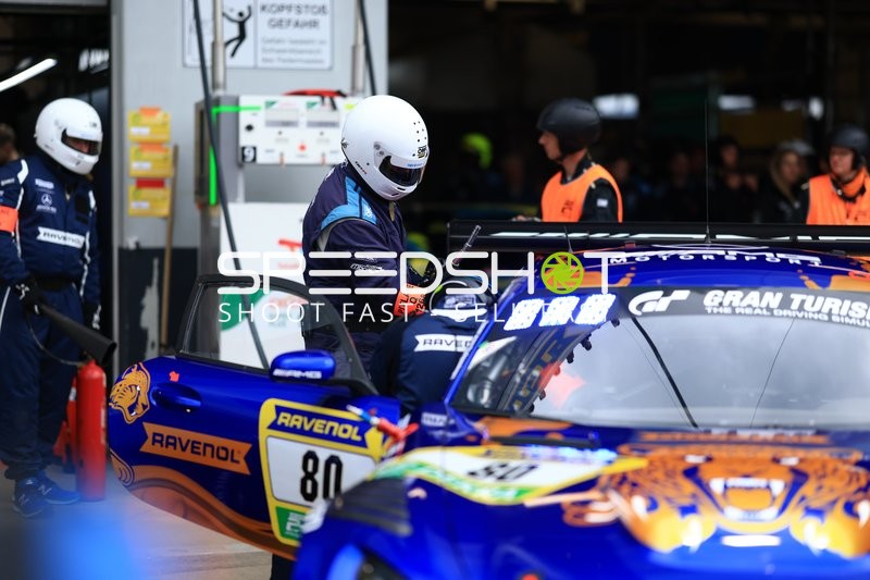 Boxenstopp beim ADAC RAVENOL 24h Nürburgring Qualifiers