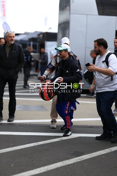 Fahrer Lucas Auer & Max Verstappen im Fahrerlager