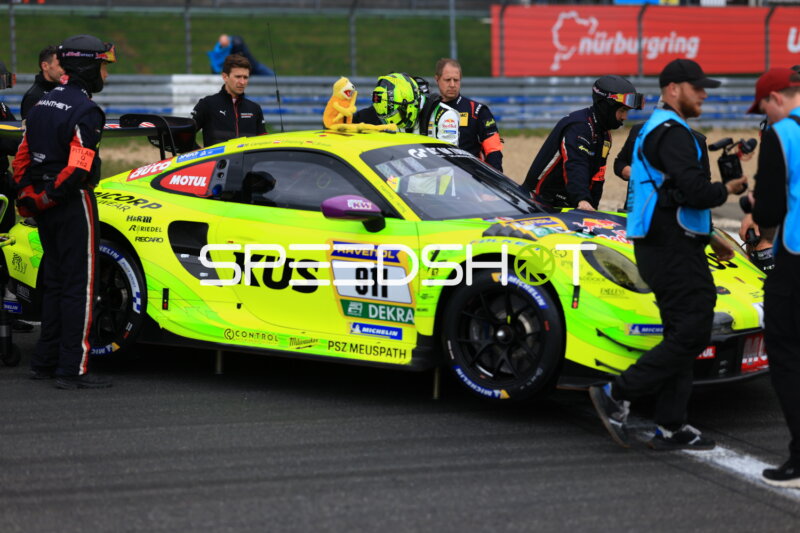 Boxenstopp beim ADAC RAVENOL 24h Nürburgring Qualifiers