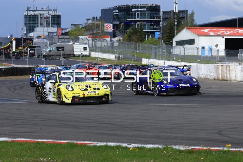 Spannender Kampf in der Kurve