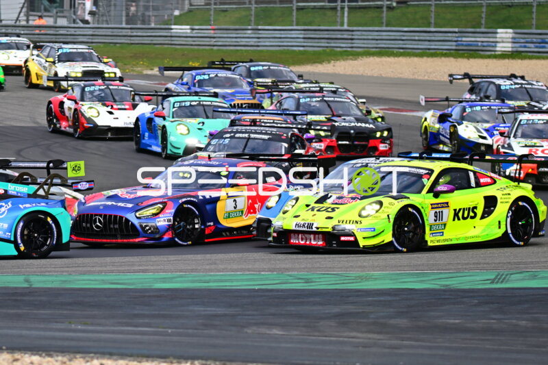 Spannender Kampf in der Kurve