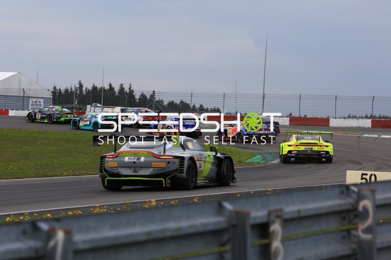 Spannende Kurvenjagd beim ADAC RAVENOL 24h Nürburgring Qualifiers