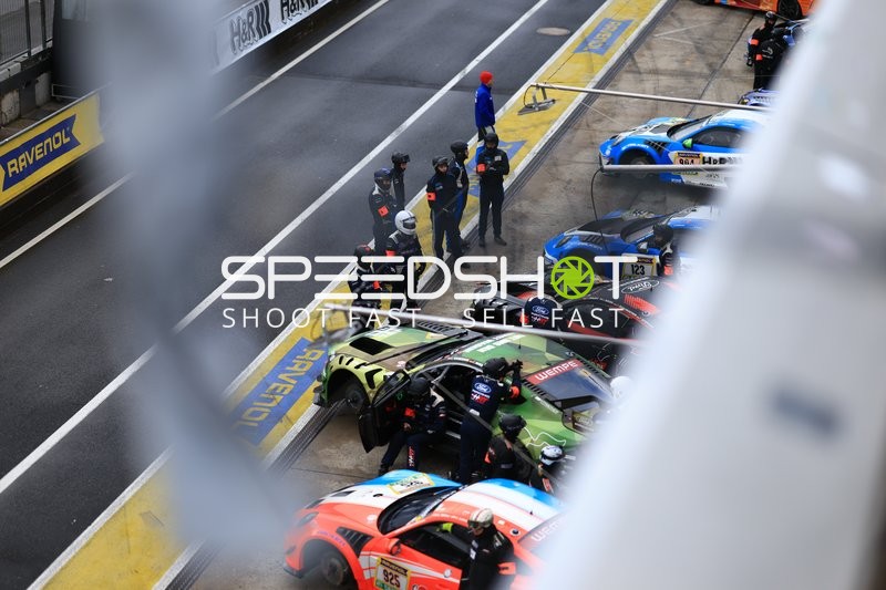 Boxenstopp beim ADAC RAVENOL 24h Nürburgring Qualifiers