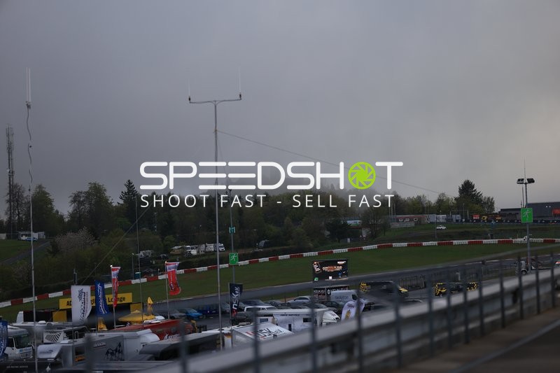 Neblige Stimmung am Nürburgring