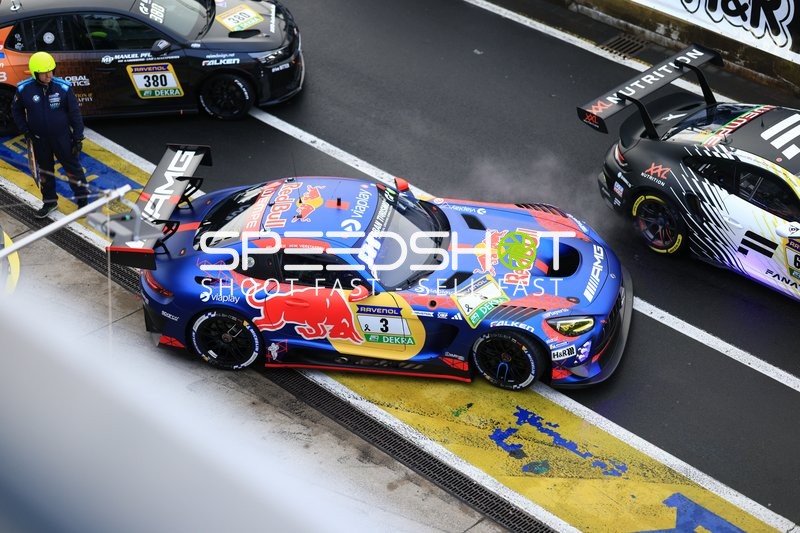 Boxenstopp beim 24h Nürburgring Qualifying