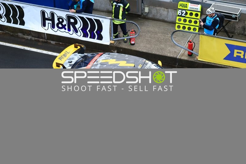 Boxenstopp beim ADAC RAVENOL 24h Nürburgring Qualifiers